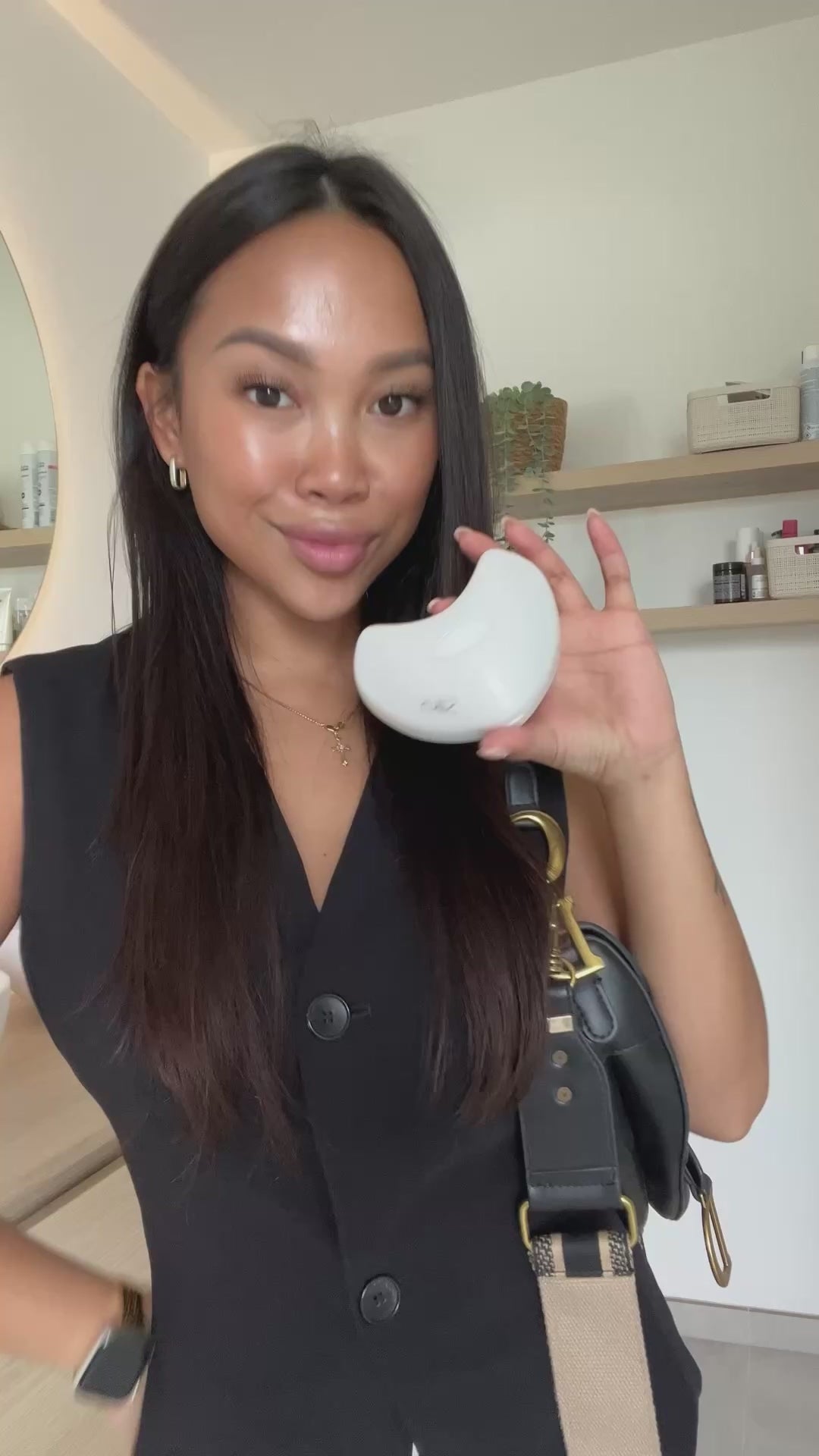 LumiLips - Die LED-Lippenmaske für natürlich vollere Lippen video