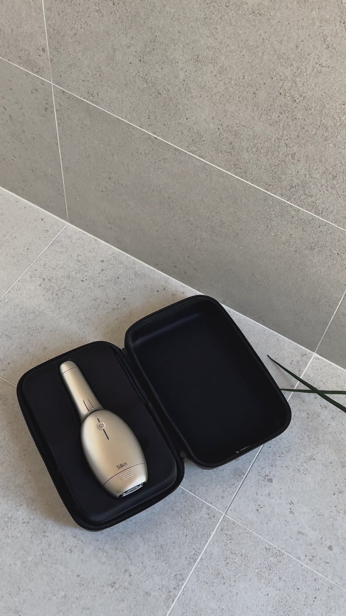 Silk'n 7 - Épilateur à la lumière pulsée avec tête rotative video